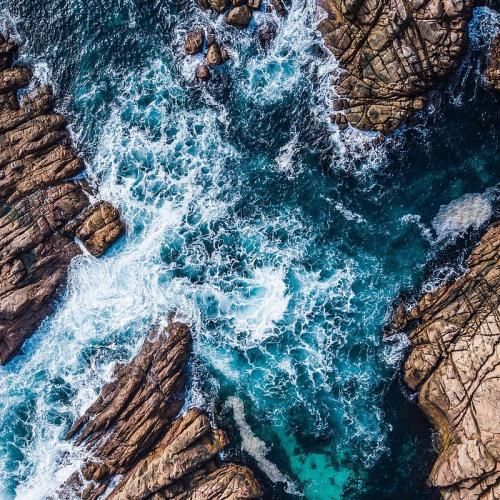 نفسم هرجا بودی تنها وایسا برسم آسمون شهر تار میشه