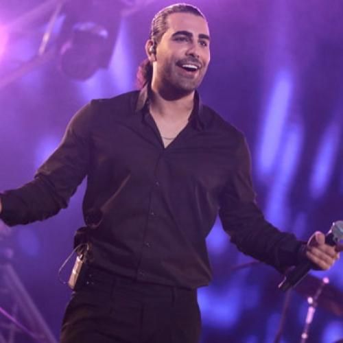 مجید رضوی مثل تو رو کمیاب میبینم اخم میکنی جذاب میشی