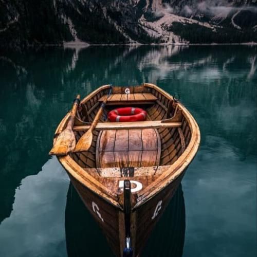 دوباره منمو من جلومون در ورودیه