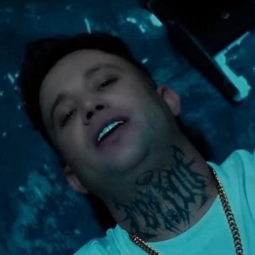 دانلود اهنگ جدید علی احمدیانی بنام سنگ صبورم شکسته بغض و گریه پیله بستم