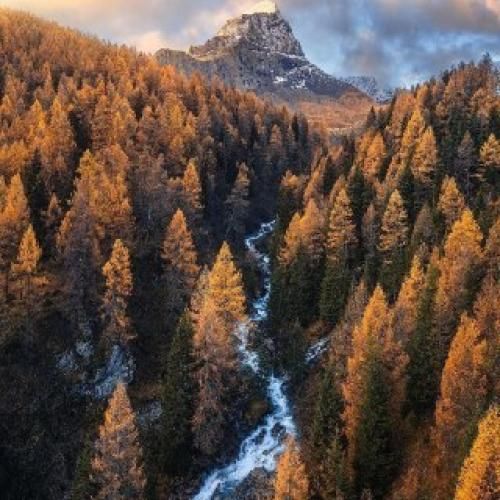 دانلود اهنگ چشات قرمزه تنتم سیاه سر صبح میچسبه بغلت زیاد